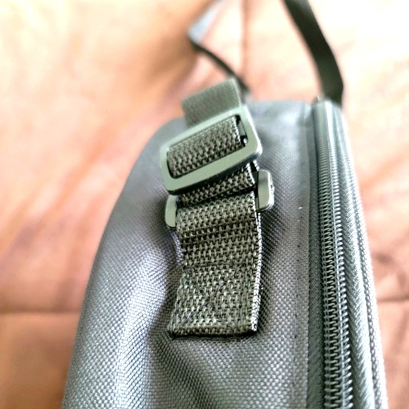 Vintage New Balance Crossbody Lunch Bag - Picture 6 of 7